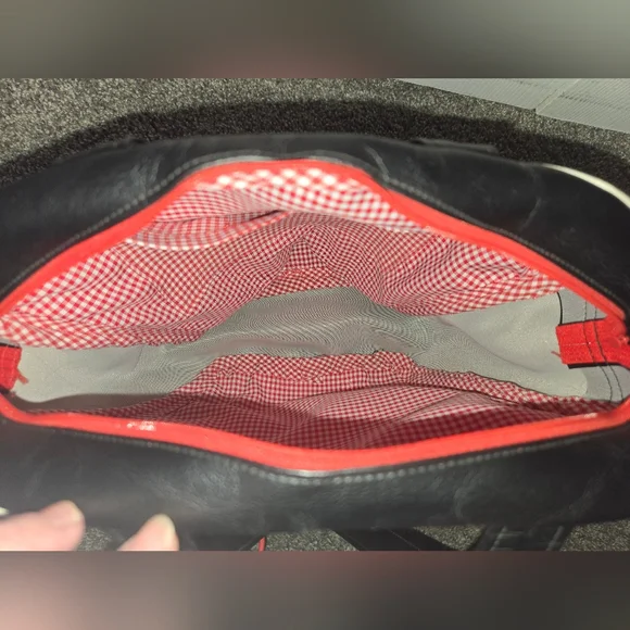 Atenti Red and Black Purse, Zippered Closure Tote Bag, Excellent Condition - Picture 6 of 13